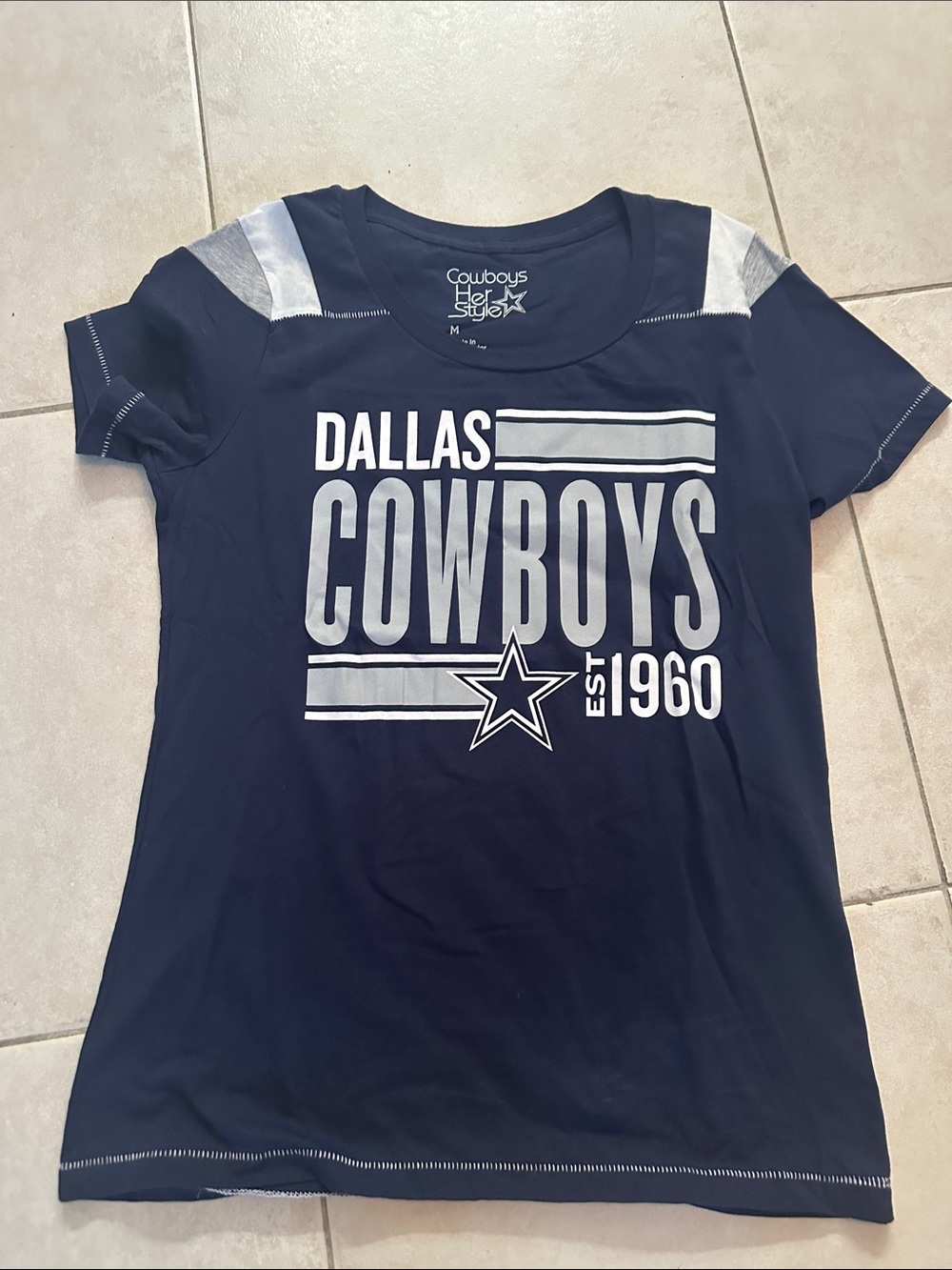 Ladies Dallas Cowboys Navy Graphic Tee -Medium